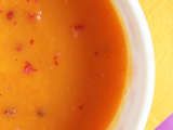 Recette Soupe de carottes à l'orange et aux baies roses