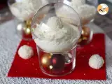Etape 8 - Verrines coco façon Raffaello sans cuisson - un dessert féérique dans une boule à neige