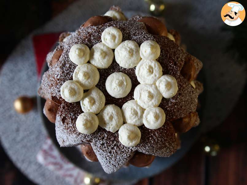 Brioche Pandoro farcie à la crème de Nutella et à la crème vanille en forme de sapin de Noël, photo 3