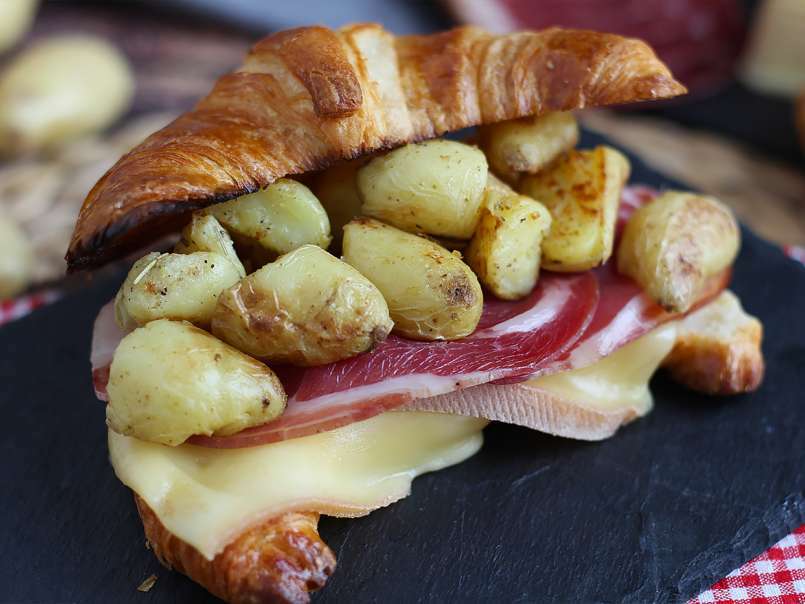 Sandwich croissant à la raclette pour un brunch gourmand réussi!, photo 5